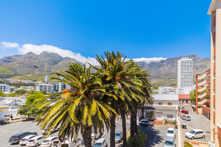 1 Bedroom Property for Sale in Gardens Western Cape